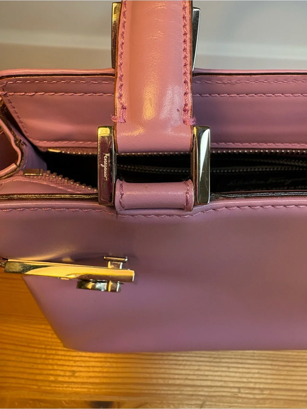 FERRAGAMO VINTAGE Y2K Women's Pink/Lavender Leather Top-Handle Handbag w/ strap